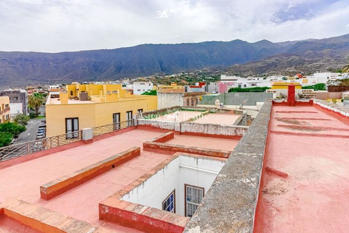 Image No.48-5 Bed House for sale