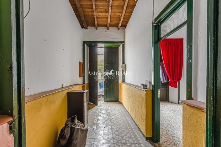 Image No.51-5 Bed House for sale