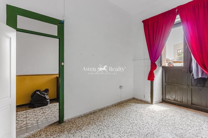 Image No.53-5 Bed House for sale