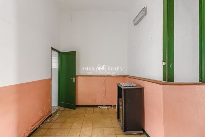 Image No.56-5 Bed House for sale