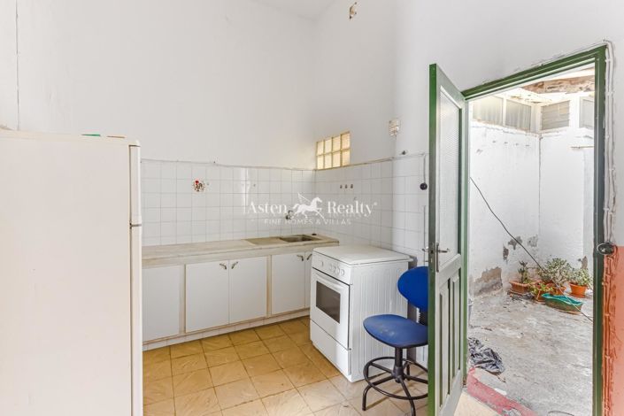 Image No.57-5 Bed House for sale