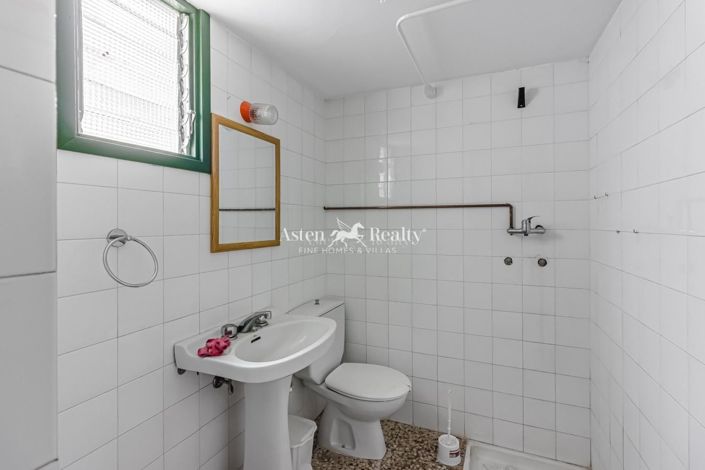 Image No.58-5 Bed House for sale