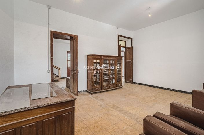 Image No.11-7 Bed House for sale