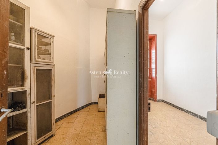 Image No.14-7 Bed House for sale