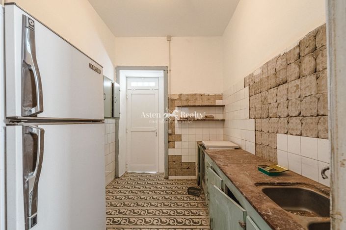 Image No.18-7 Bed House for sale