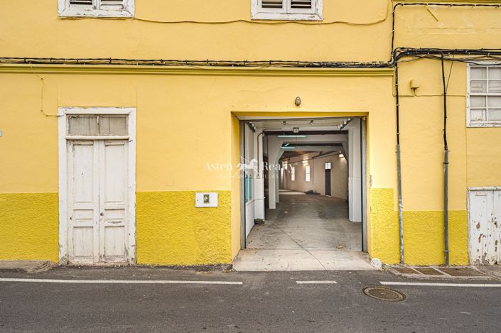 Image No.25-7 Bed House for sale