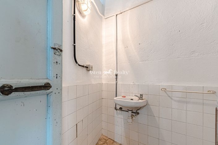 Image No.32-7 Bed House for sale