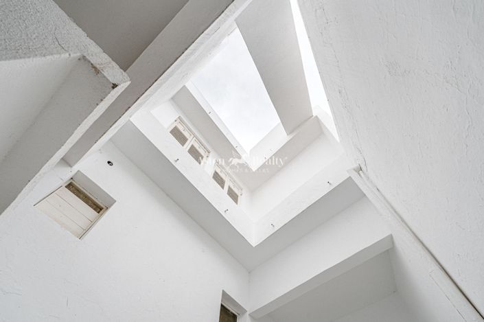 Image No.33-7 Bed House for sale