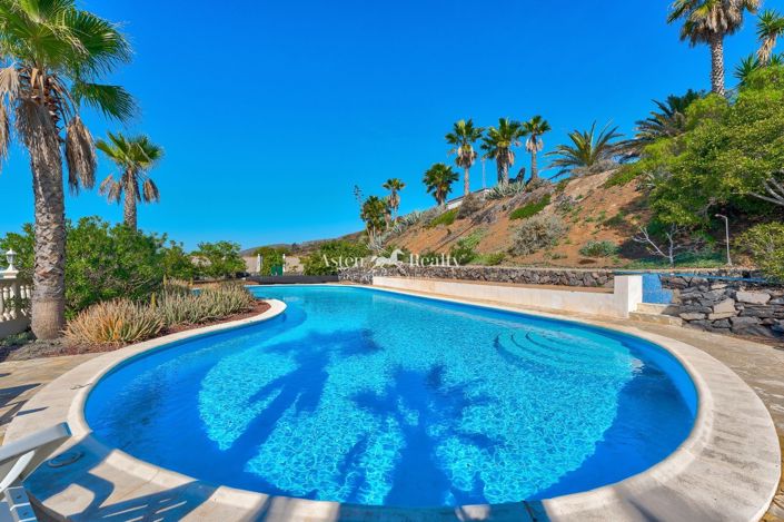 Image No.2-3 Bed Villa for sale