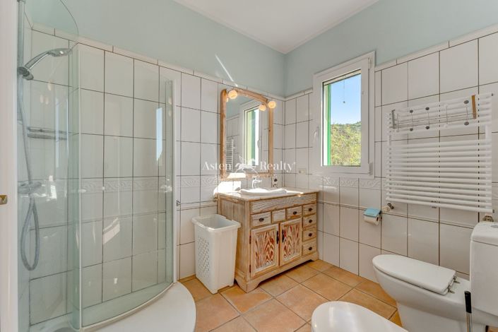 Image No.20-3 Bed Villa for sale