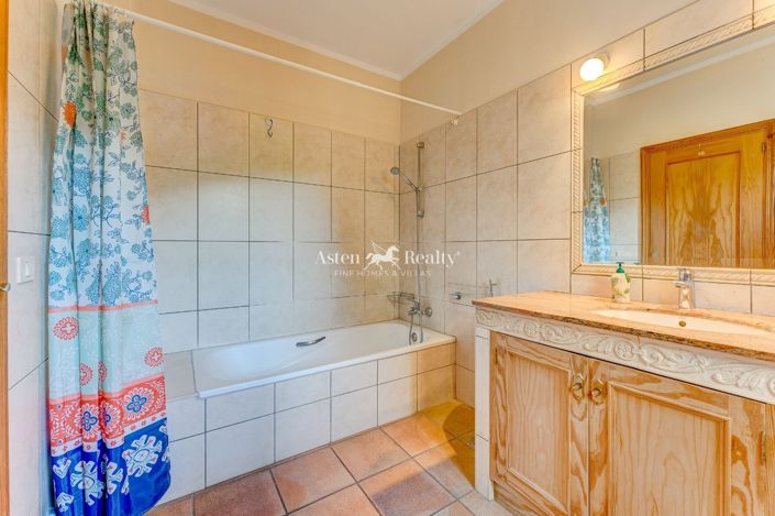 Image No.31-3 Bed Villa for sale