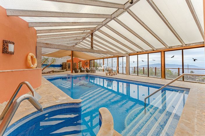 Image No.13-15 Bed Villa for sale