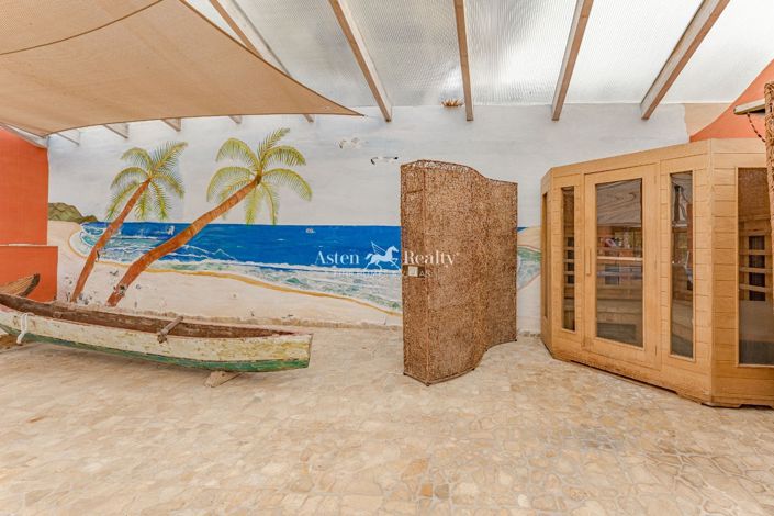 Image No.15-15 Bed Villa for sale