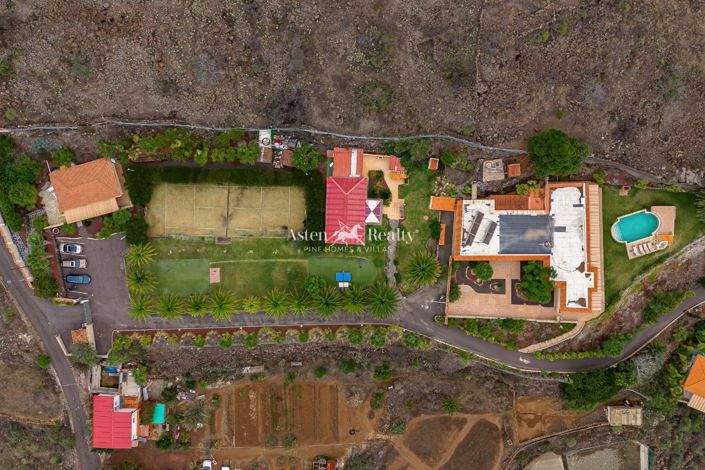 Image No.3-15 Bed Villa for sale