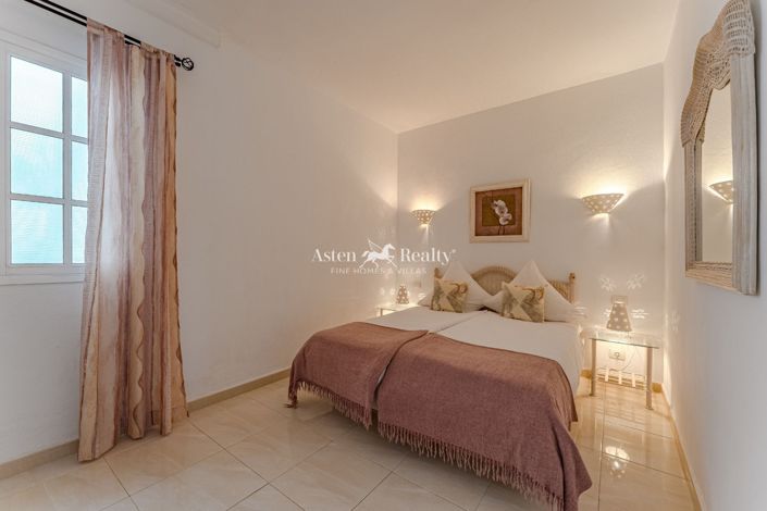 Image No.32-15 Bed Villa for sale