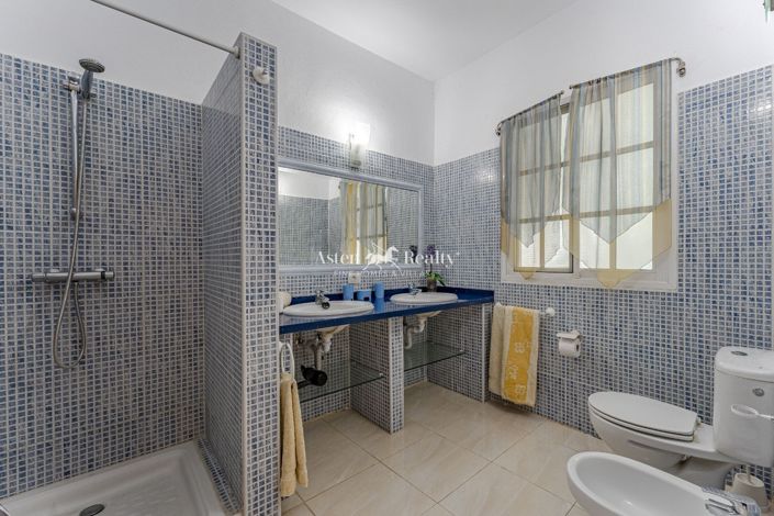 Image No.35-Villa de 15 chambres à vendre à Guia de Isora