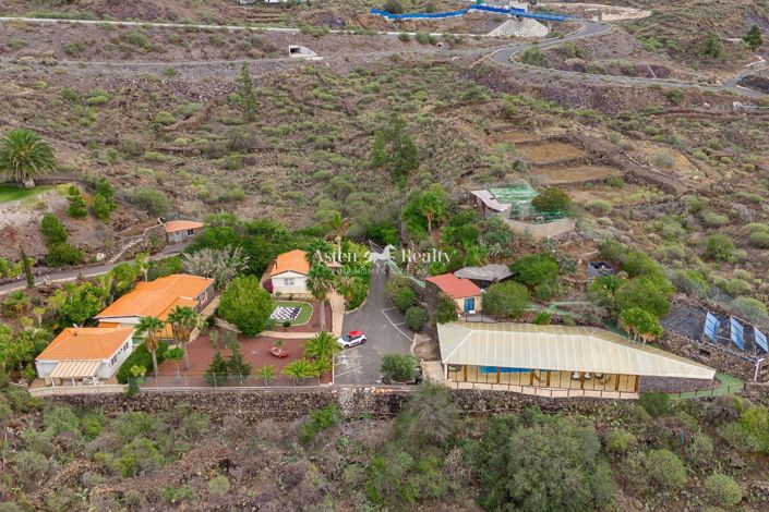 Image No.8-15 Bed Villa for sale