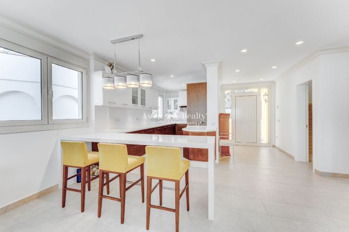 Image No.24-4 Bed Villa for sale