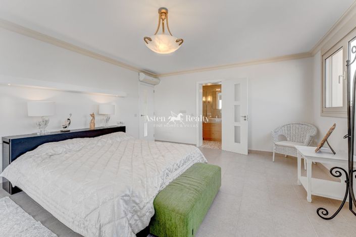 Image No.30-4 Bed Villa for sale