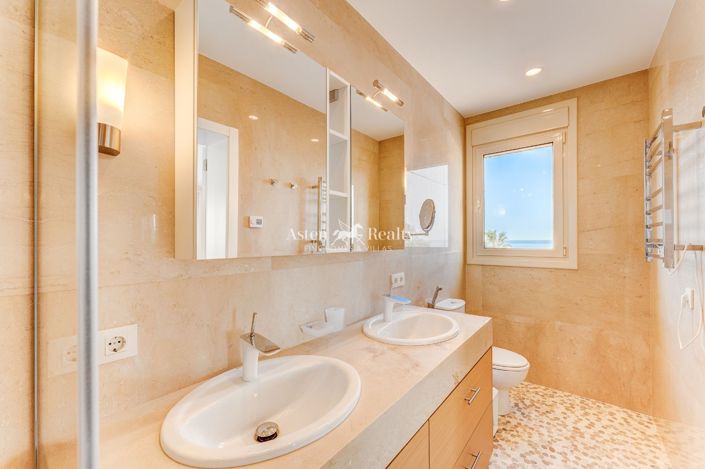 Image No.32-4 Bed Villa for sale