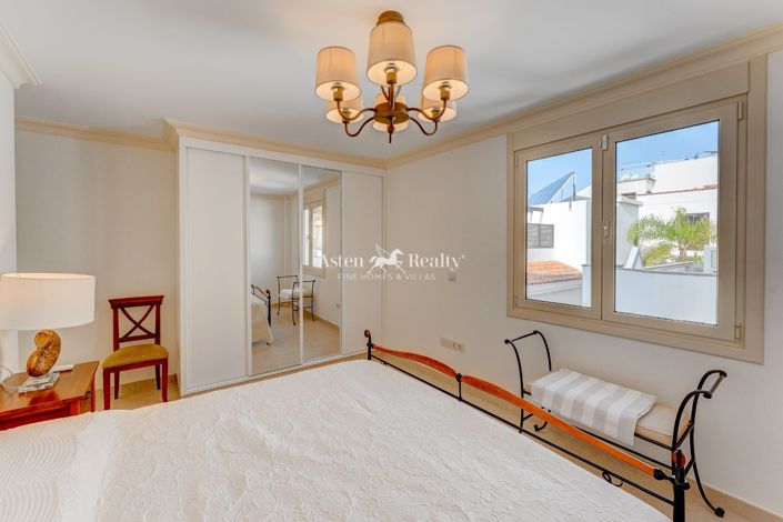 Image No.48-4 Bed Villa for sale