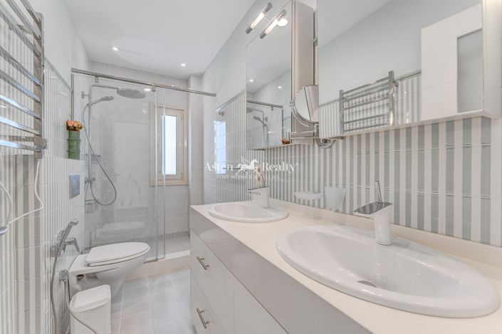 Image No.49-4 Bed Villa for sale