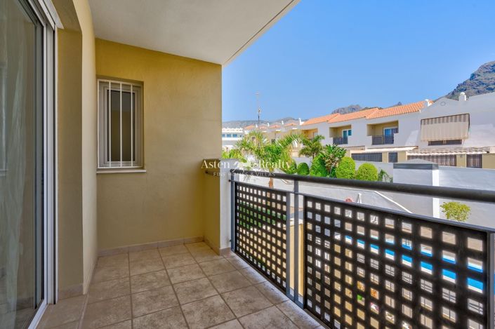 Image No.19-4 Bed House for sale