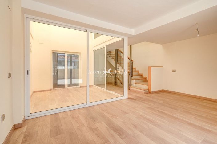 Image No.4-4 Bed House for sale