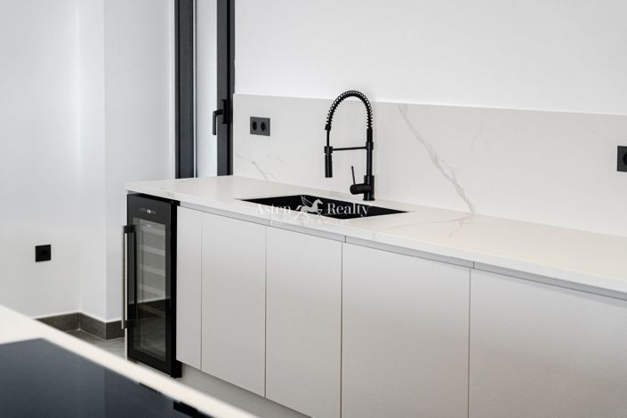 Image No.23-4 Bed Villa for sale