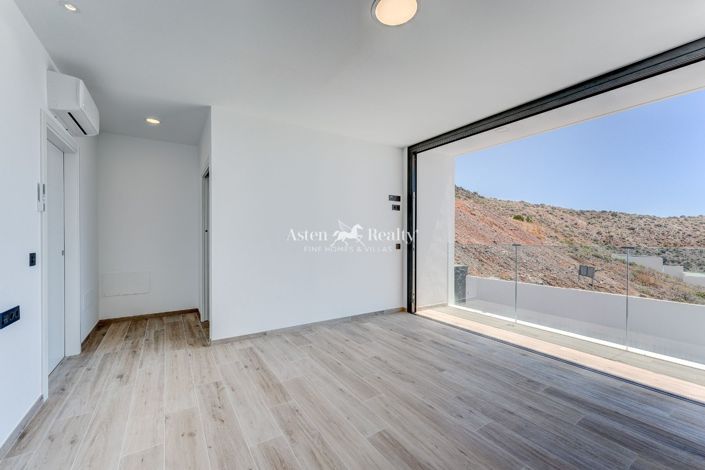 Image No.29-4 Bed Villa for sale