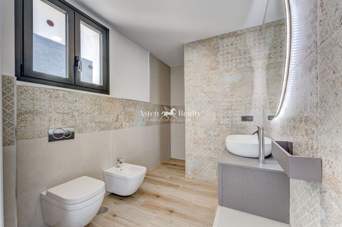 Image No.38-4 Bed Villa for sale