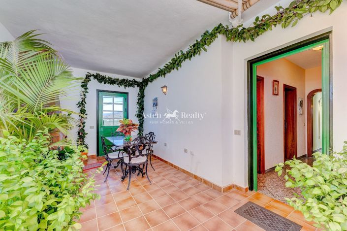 Image No.10-6 Bed House for sale