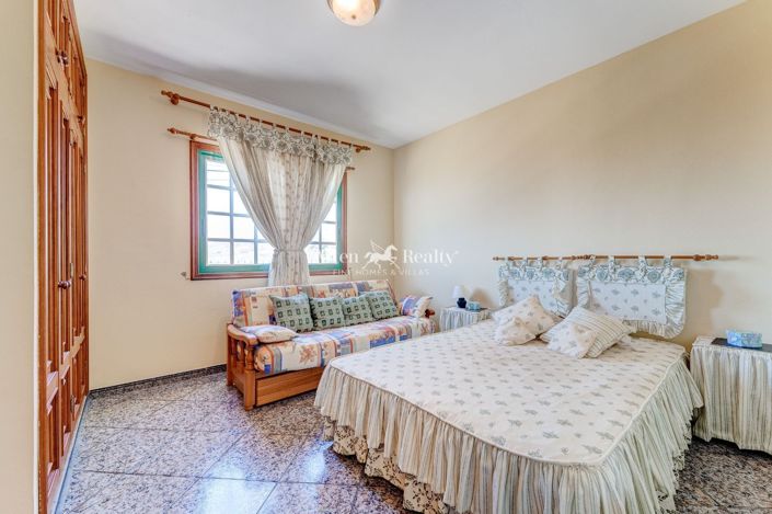 Image No.14-6 Bed House for sale