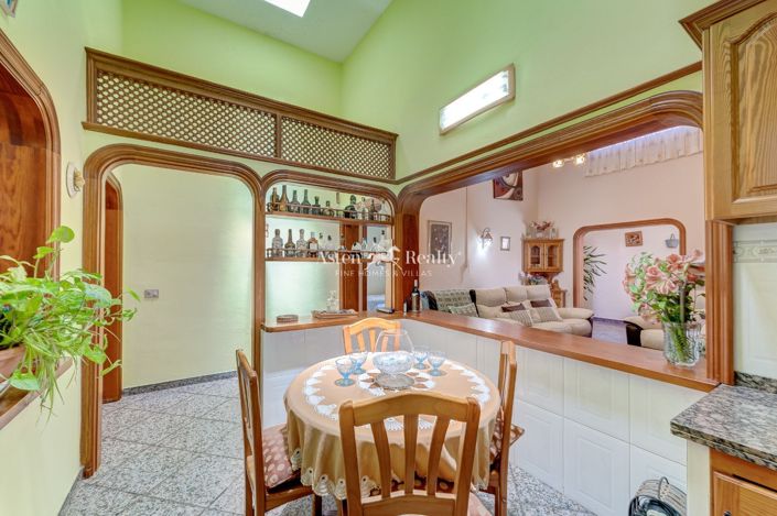 Image No.20-6 Bed House for sale