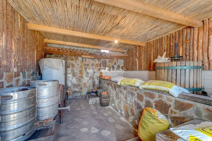 Image No.45-6 Bed House for sale