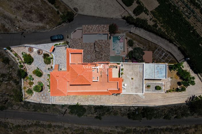 Image No.46-6 Bed House for sale