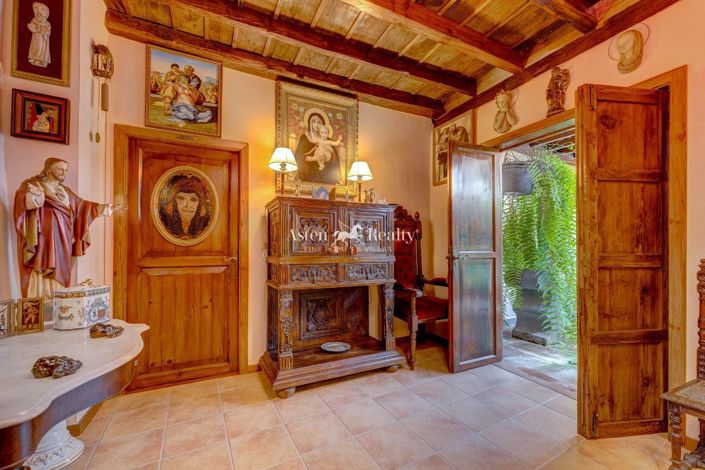 Image No.10-6 Bed House for sale