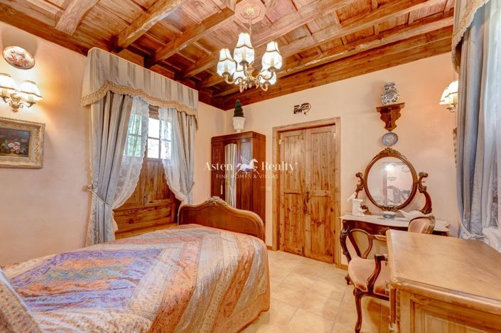 Image No.13-6 Bed House for sale