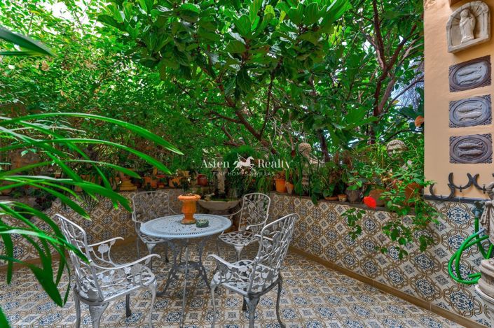 Image No.17-6 Bed House for sale