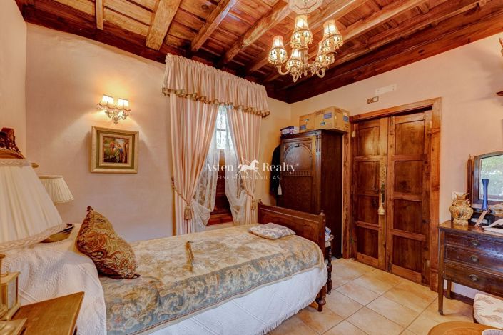 Image No.19-6 Bed House for sale