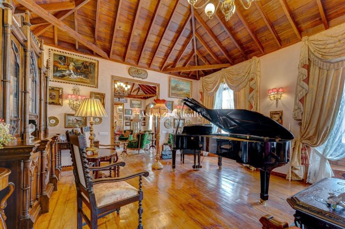 Image No.26-6 Bed House for sale