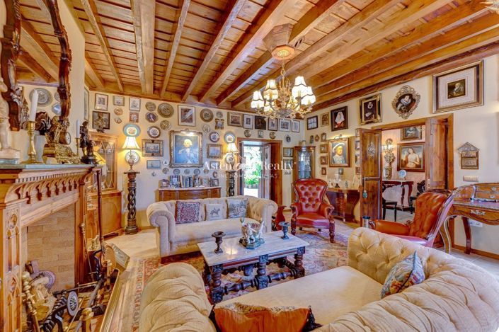 Image No.4-6 Bed House for sale
