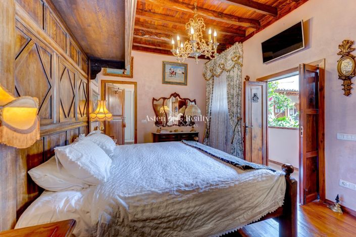 Image No.47-6 Bed House for sale