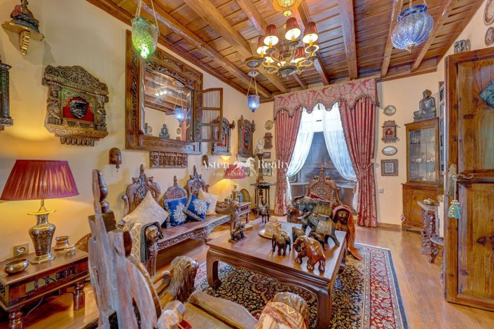 Image No.5-6 Bed House for sale
