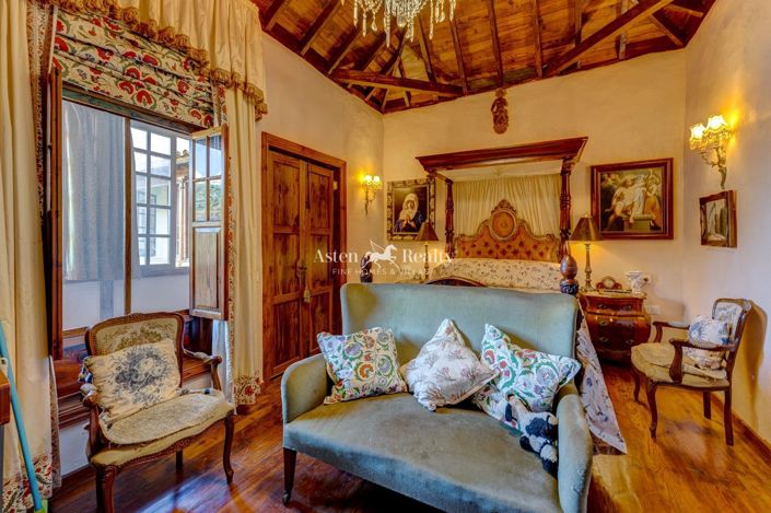 Image No.51-6 Bed House for sale