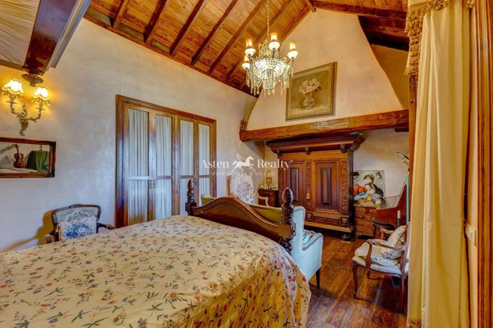 Image No.52-6 Bed House for sale