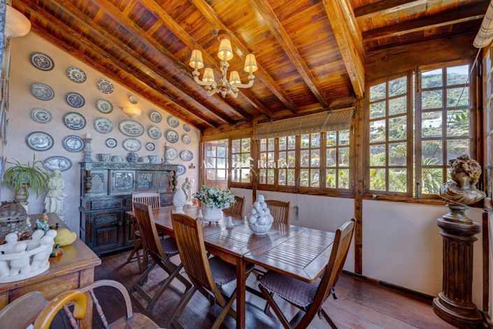 Image No.53-6 Bed House for sale