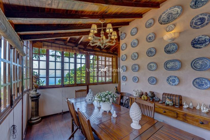 Image No.54-6 Bed House for sale