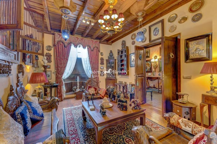 Image No.6-6 Bed House for sale