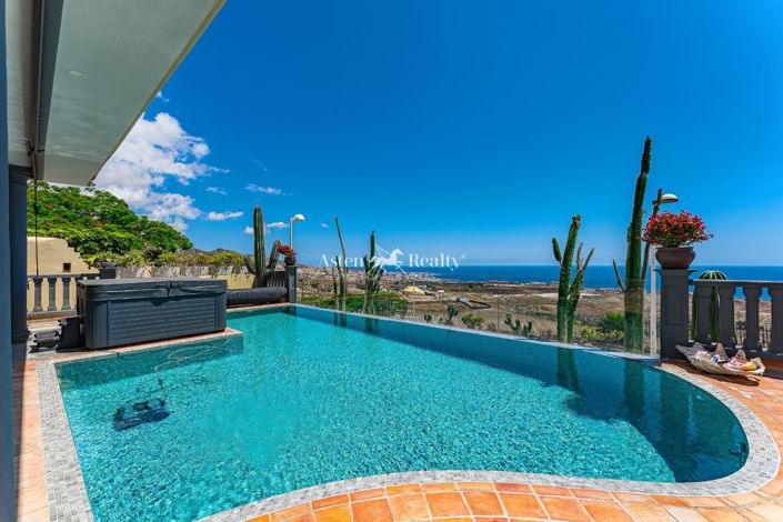 Image No.2-4 Bed Villa for sale